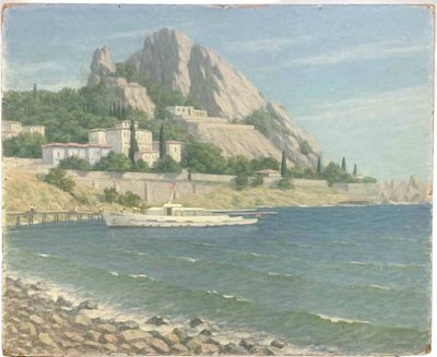 un tableau représentant un bateau sur l'eau, près d'une montagne