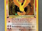 gros plan d'une carte pokemon sur une table