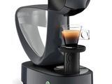 gros plan d'une cafetière sur fond blanc