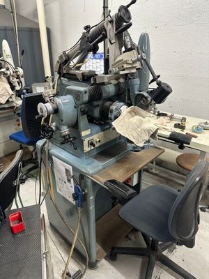 l'image d'une machine installée dans une pièce