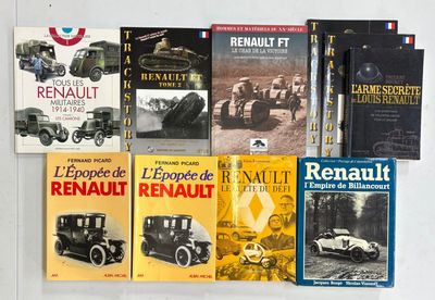 plusieurs livres posés sur une surface blanche, avec une image en noir et blanc représentant une voiture