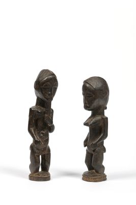 COUPLE DE STATUETTES POPULATION BAOULÉ, CÔTE D’IVOIRE