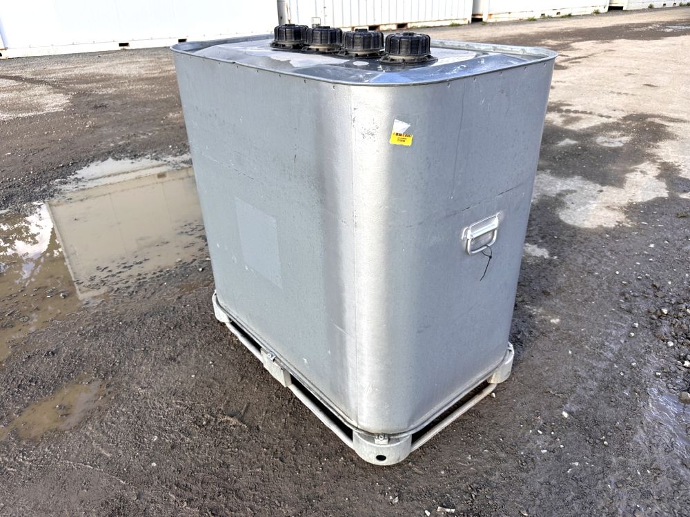 LIEU DE STOCKAGE : Rennes - SCHUTZ - CUVE À CARBURANT 700 LI…