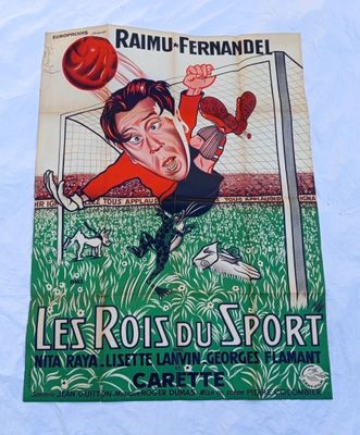 affiche représentant un footballeur en train d'attraper un ballon en l'air