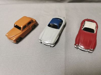 DINKY TOYS GB HILLMAN Minx marron.