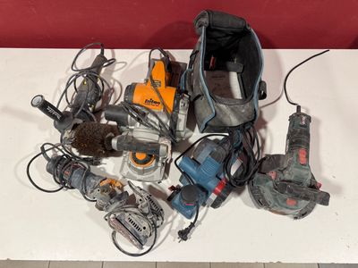 a lot of tools that are on a table