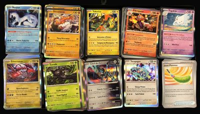 a lot of cards that are on the table