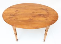 Table de forme ovale en noyer, quatre pieds balustres (possi… (photo 2)
