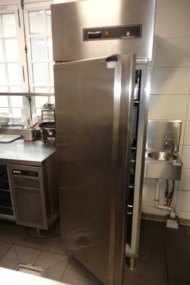 SUR DESIGNATION : Une armoire réfrigérée inox FRANSTAL modèl…