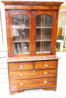 Buffet deux corps de style anglais comprenant une partie bas…
