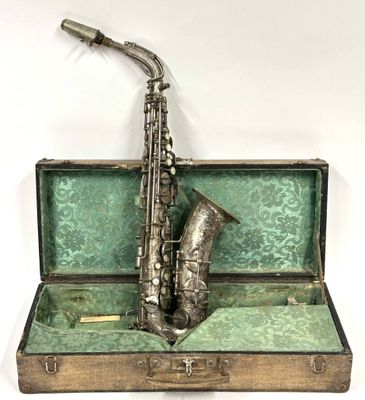 Saxophone Alto Signé "J. GRAS, 5 rue de la Tour des Dames, P…