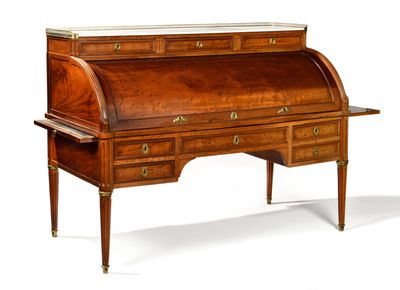 Nicolas PETIT, ébéniste reçu maître en 1761.