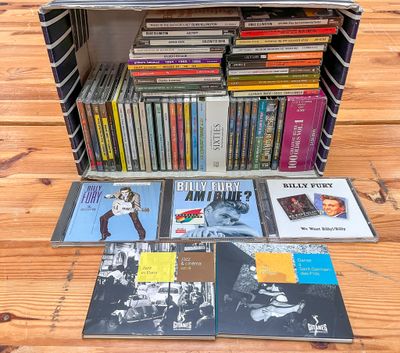 Environ 60 cd de JAZZ, ROCK' N' ROLL et VARIETEE FRANCAISE d…
