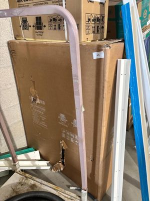 Une unité de climatisation extérieure grand format de marque SAMSUNG - Photo 1