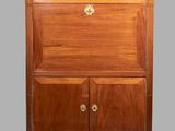 un bureau en acajou de style George II
