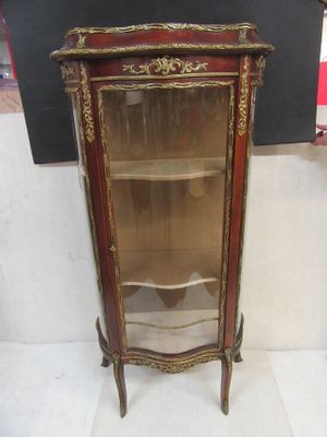 87.56 - VITRINE EN BOIS DE PLACAGE ET ORNEMENTATION DE BRONZ… - Photo 1