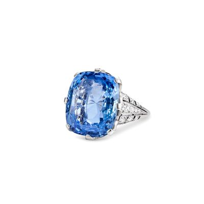 a blue sapphire and diamond ring