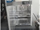 l'image d'une machine posée sur une table
