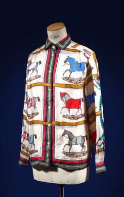 an image of a shirt on a mannequin mannequin