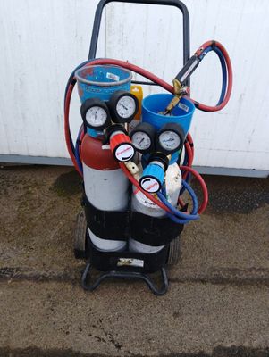 Poste de soudure avec chariot - Photo 1