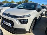 des SUV Citroën garés dans une aire de stationnement au sein d'un parking