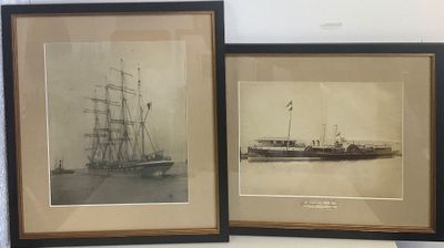 deux photos encadrées représentant un bateau et un bateau dans l'eau