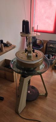 a machine that is sitting on a table in a room