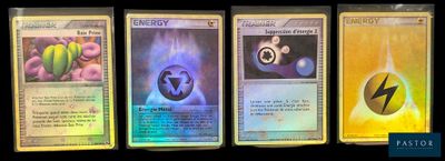 Quatre cartes Pokémon différentes sont représentées en ligne sur un fond noir.