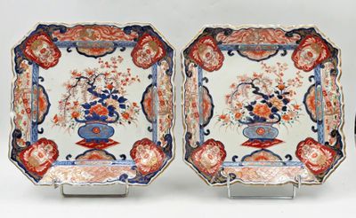 paire d'assiettes chinoises décorées de fleurs et d'oiseaux