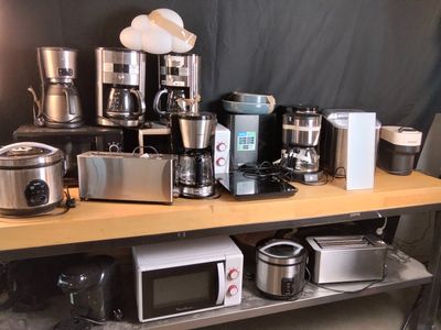 Palette composée de 21 produits : cafetières, micro-ondes, p…