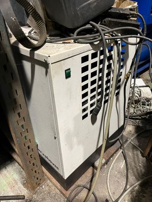 un assécheur MOREHOUSE type TRD17, année 2015 et une cuve de…