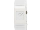 une image d'un gros plan d'une montre-bracelet sur un fond blanc