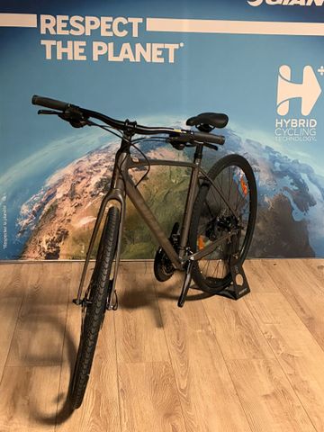 GIANT – Vélo musculaire Escape 1 City Disc. Taille L. Charcoal