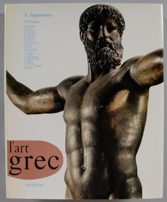 la couverture d'un livre sur laquelle figure la statue d'un homme barbu