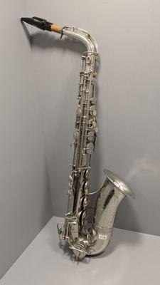 Saxophone alto de marque GRANDE LUTHERIE DU CENTRE, en étal … - Photo 1