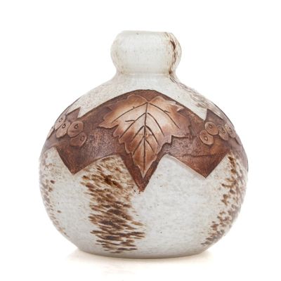LEGRAS Vase boule à décor de vigne