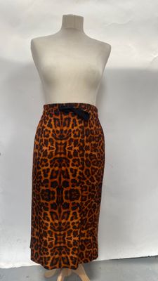 an image of a mannequin mannequin with a leopard print skirt