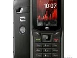 Le téléphone portable est noir et dispose d'un écran.