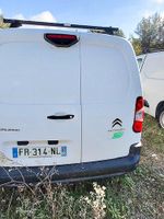 CTTE CITROEN Berlingo de couleur blanche … (photo 3)
