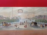 une peinture sur le mur d'un bâtiment avec une horloge dessus