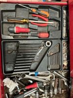 Une servante d'atelier roulante WURTH en acier peint rouge, … (photo 2)