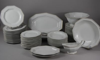 Union Limousine, Service de table octogonal en porcelaine de…