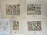 quatre reproductions encadrées représentant des personnes et des animaux, exposées dans une vitrine