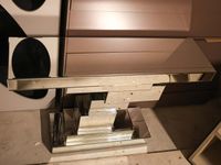 Console « miroir », ornée toutes faces de plaques de glace, … (photo 4)