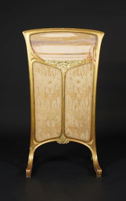 Écran de feu en bois doré mouluré et sculpté de fleurs à tro… - Photo 1