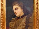 portrait d'une femme en robe marron, encadré d'un cadre doré