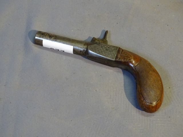 Cat D - Joli pistolet à balle forcé, belle crosse travaillée Fonc...