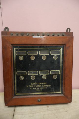 Ancien tableau d’appel domestique « Société Anonyme de force et l...