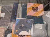 a lot of items that are sitting on the floor