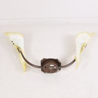 SIL LUX. Lustre à monture en métal bronzé, retenant deux tul… (photo 4)